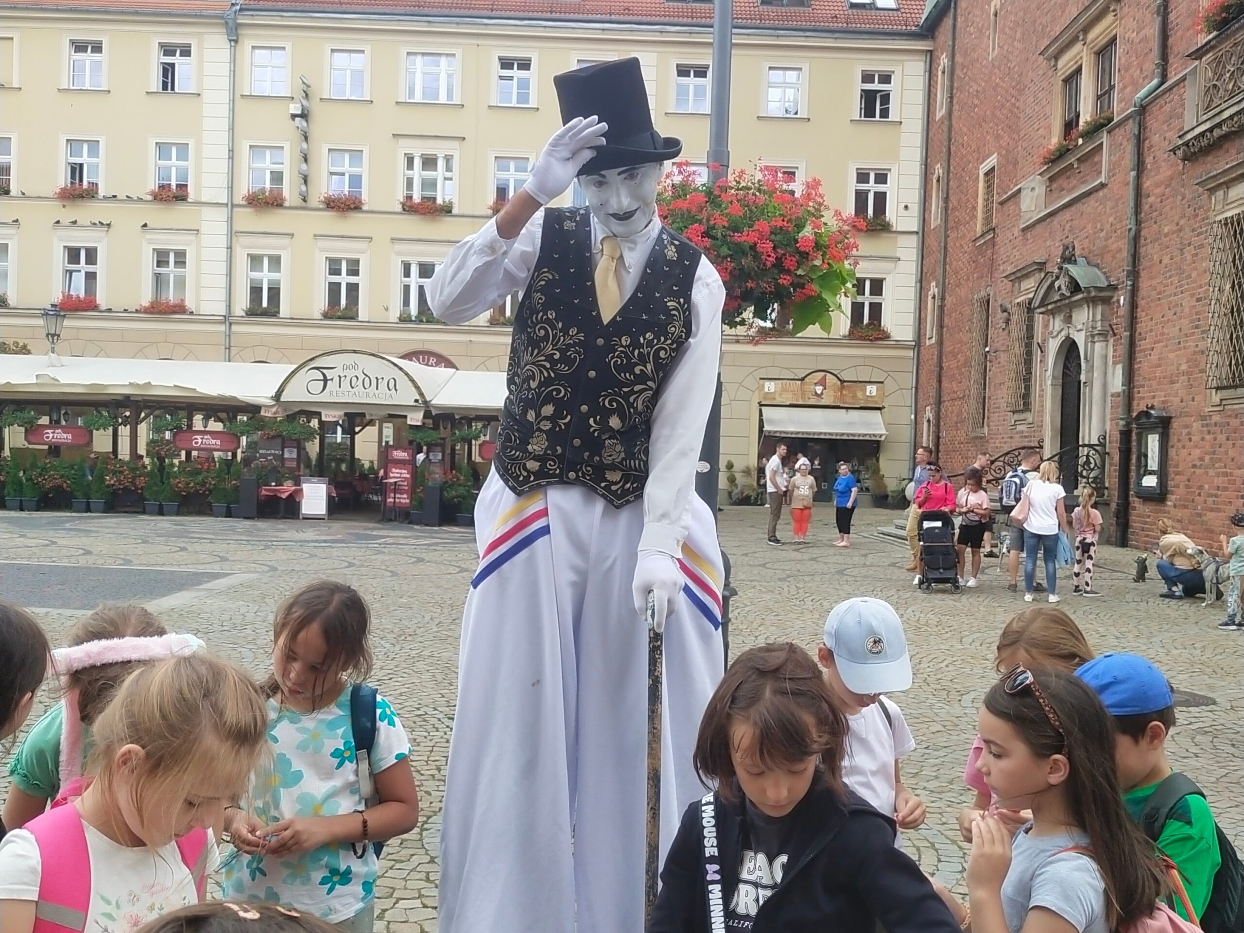 filter: 0; fileterIntensity: 0.0; filterMask: 0; module: h;
hw-remosaic: 0;
touch: (-1.0, -1.0);
modeInfo: ;
sceneMode: SFHDR;
cct_value: 0;
AI_Scene: (200, -1);
aec_lux: 140.8147;
hist255: 0.0;
hist252~255: 0.0;
hist0~15: 0.0;